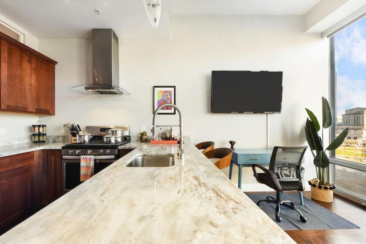 Hostwise Stays - The Washington At Chatham - Free Parking, Private Gym, Skyline Views! Pittsburgh Buitenkant foto